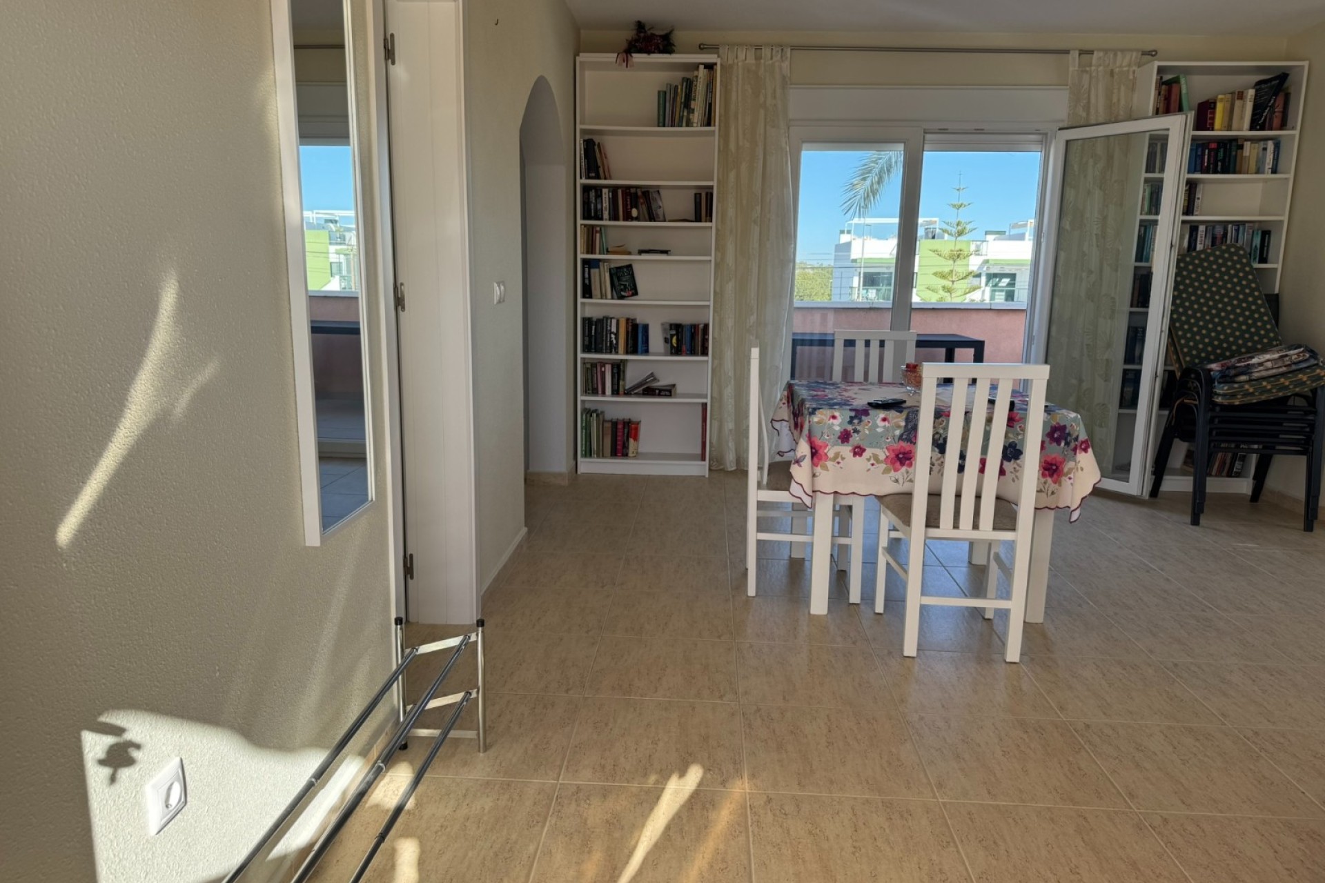 Resale - Villa - Mil Palmeras