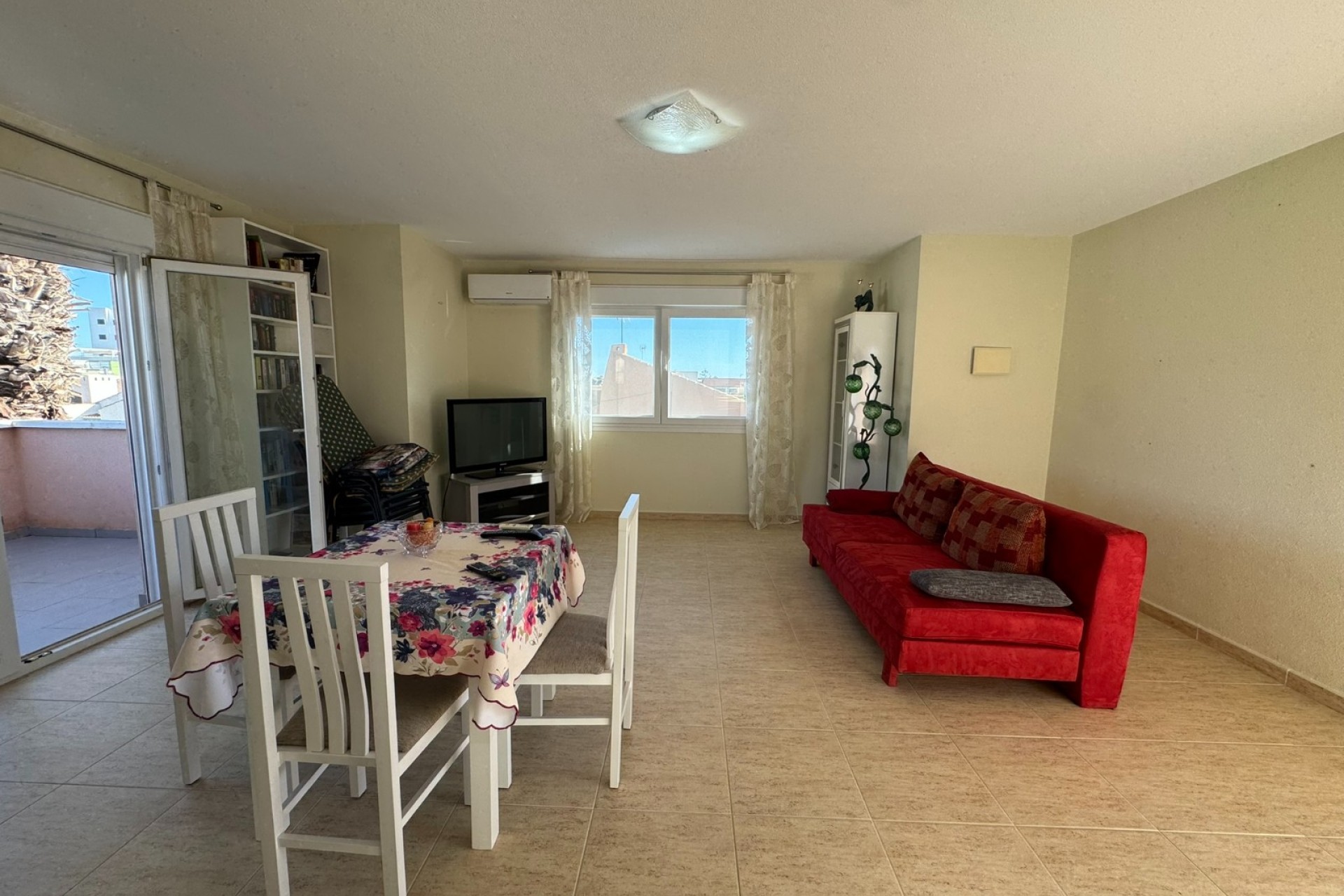 Resale - Villa - Mil Palmeras