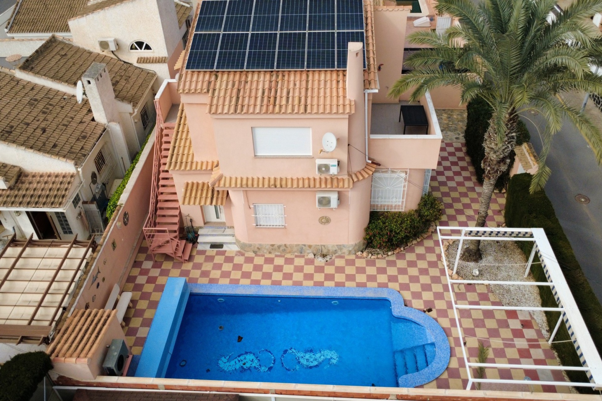 Resale - Villa - Mil Palmeras