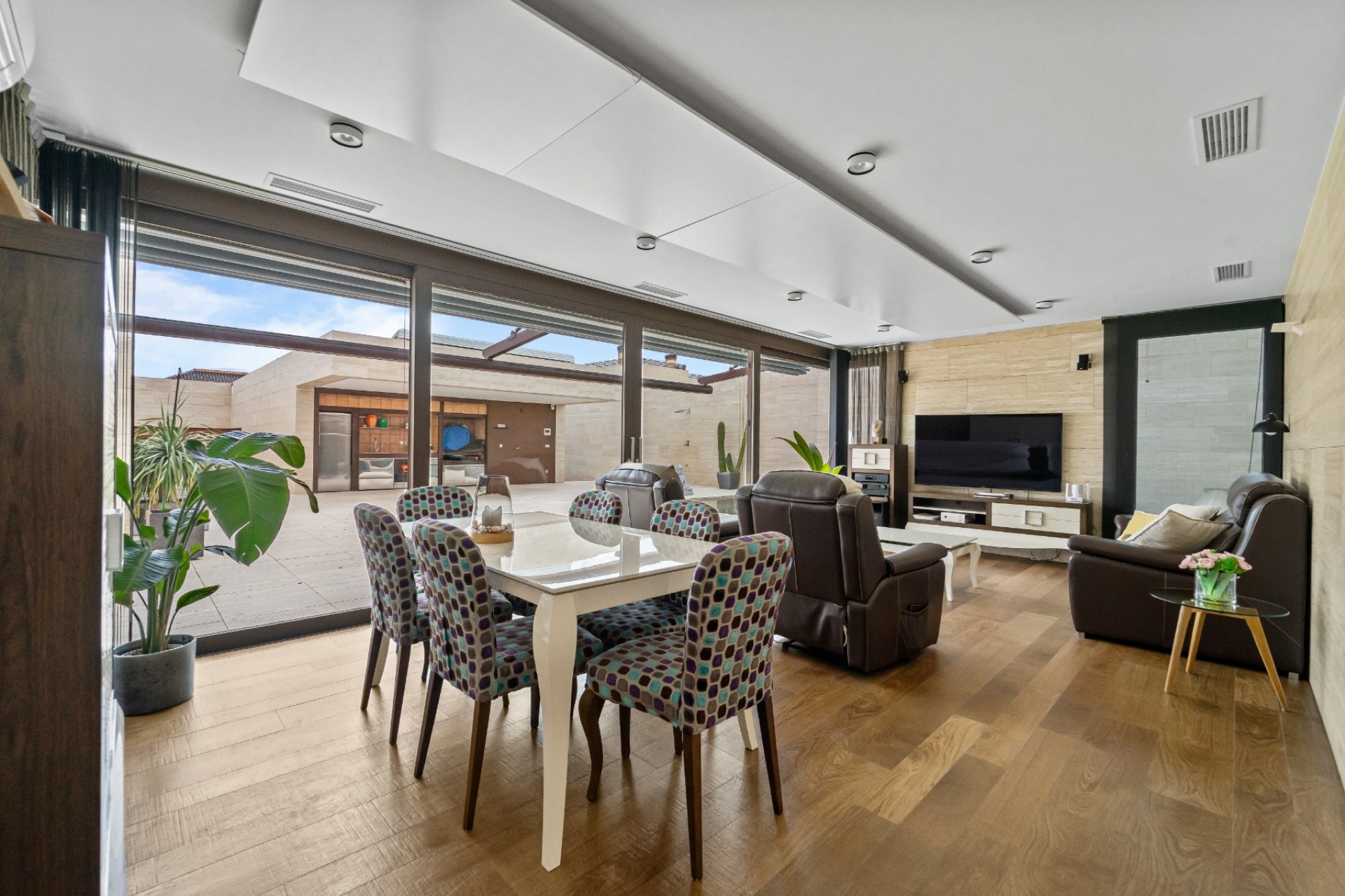 Resale - Villa - Novelda