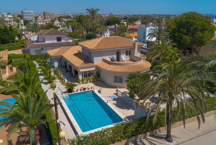 Resale - Villa - Orihuela Costa - Cabo Roig