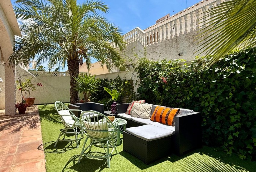 Resale - Villa - Orihuela Costa - Campoamor