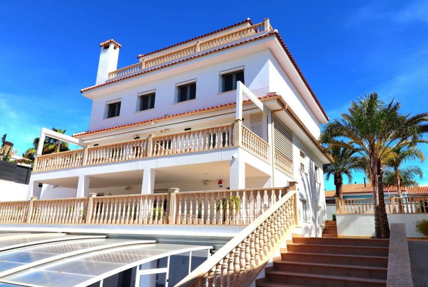 Resale - Villa - Orihuela Costa - Campoamor