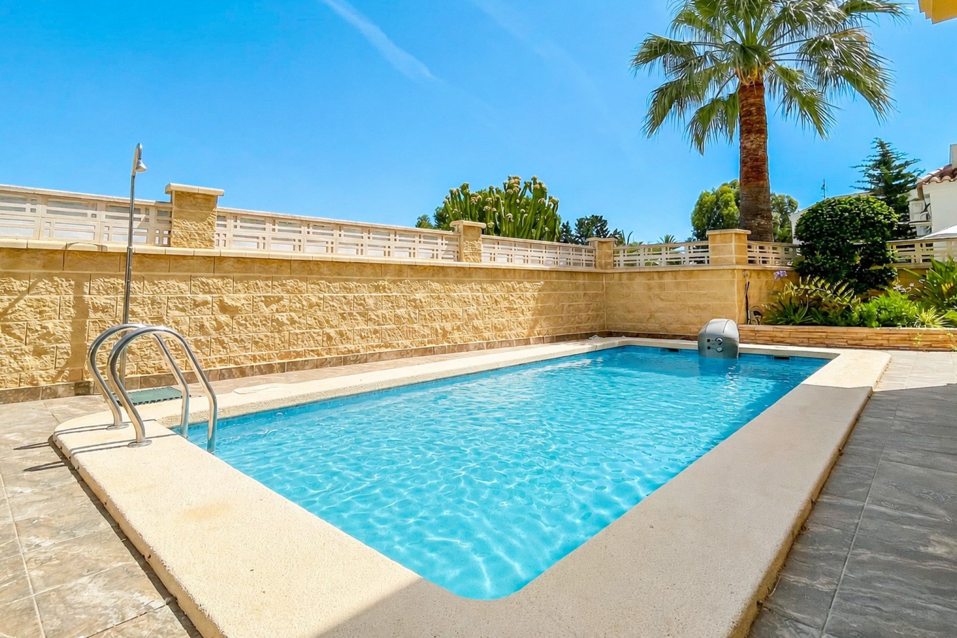 Resale - Villa - Orihuela Costa - La Zenia