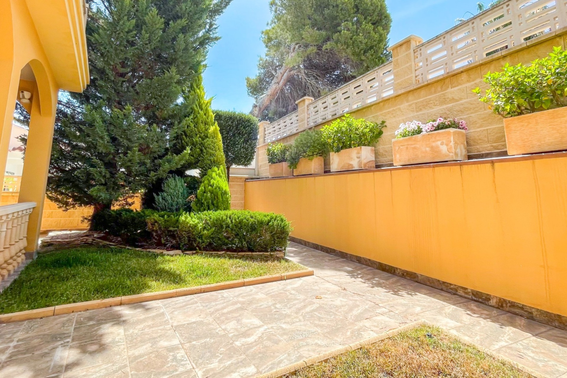 Resale - Villa - Orihuela Costa - La Zenia