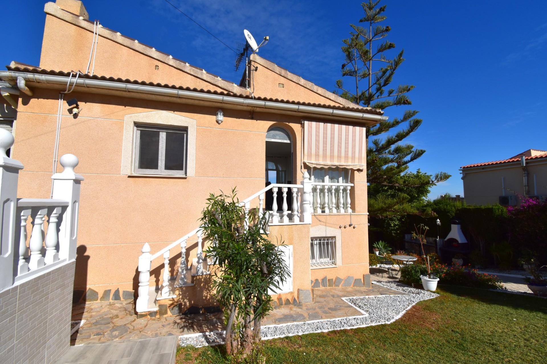 Resale - Villa - Orihuela Costa - Los Balcones