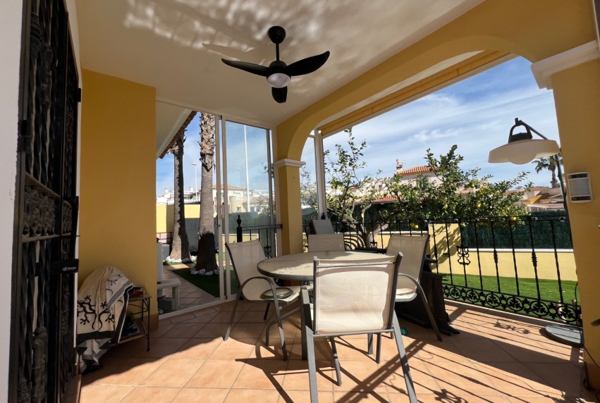 Resale - Villa - Orihuela Costa - Los Dolses