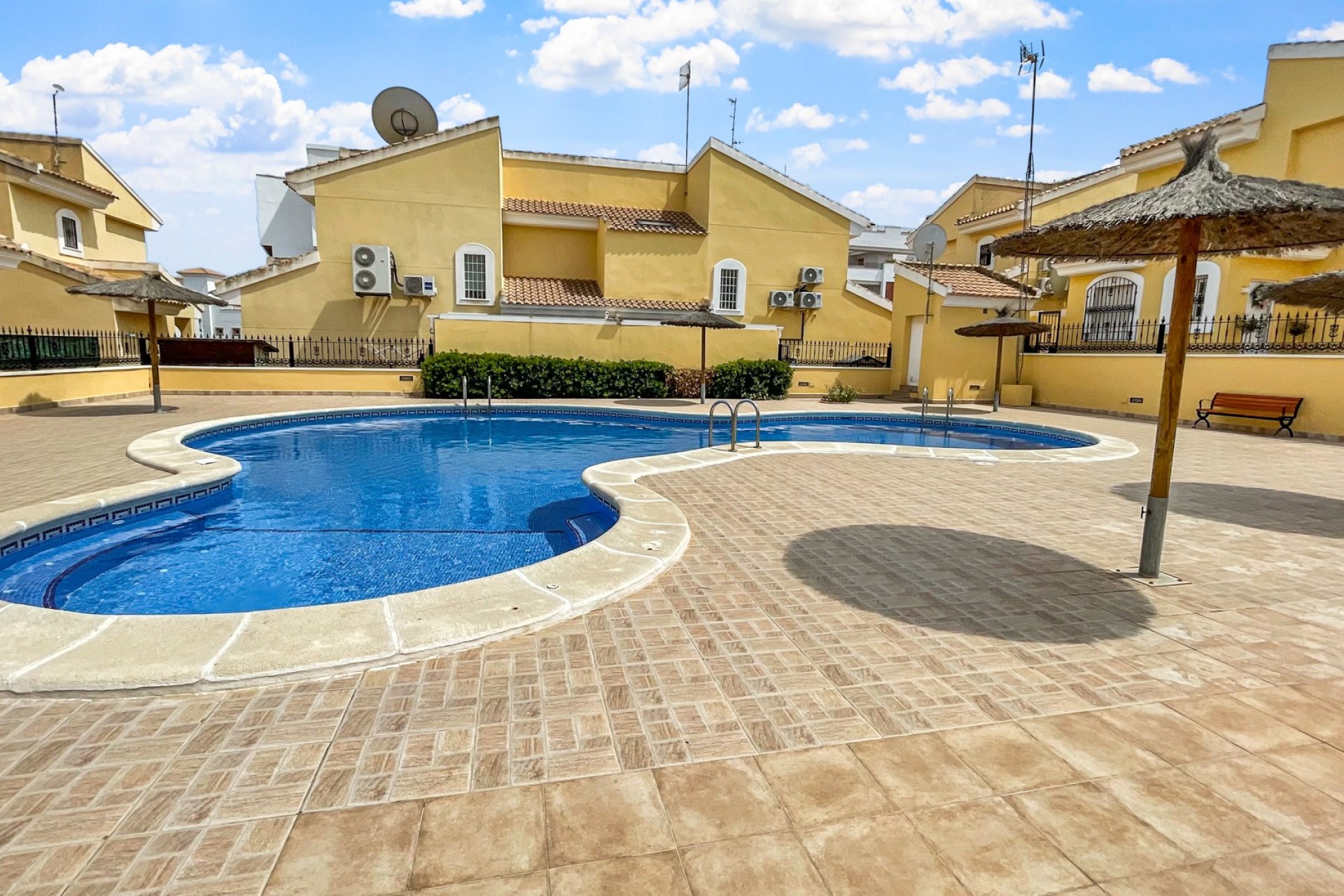 Resale - Villa - Orihuela Costa - Los Dolses