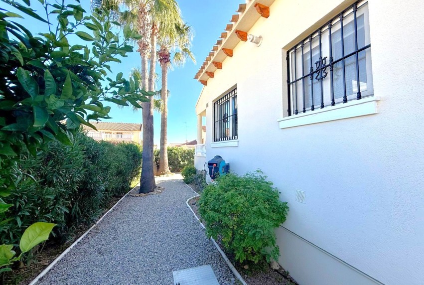 Resale - Villa - Orihuela Costa - Los Dolses