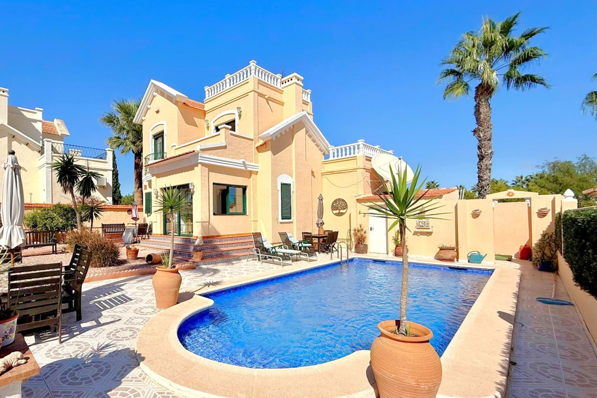 Resale - Villa - Orihuela Costa - Los Dolses