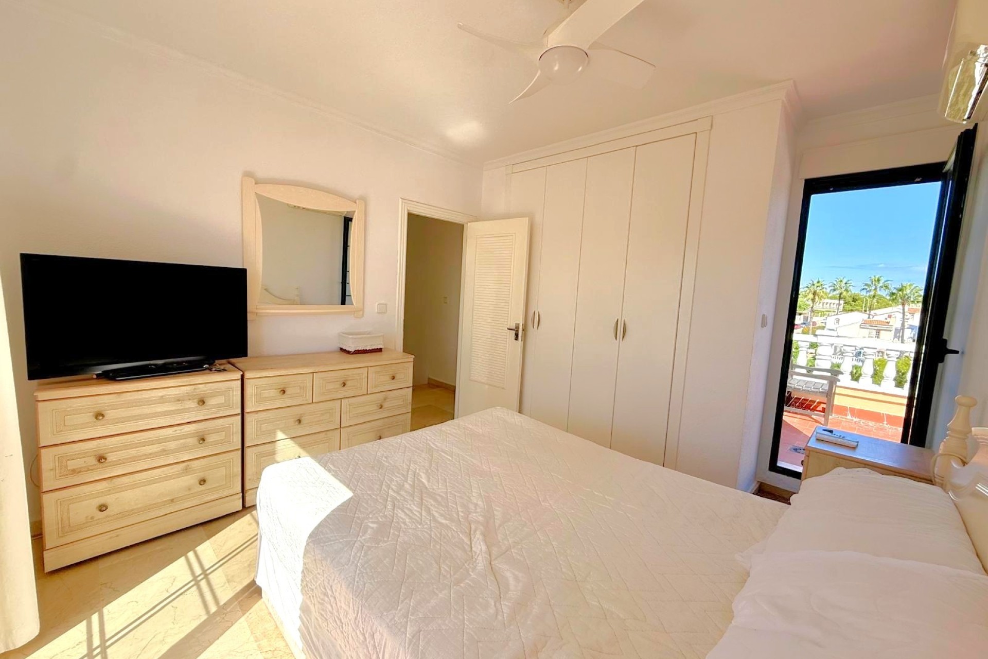 Resale - Villa - Orihuela Costa - Los Dolses
