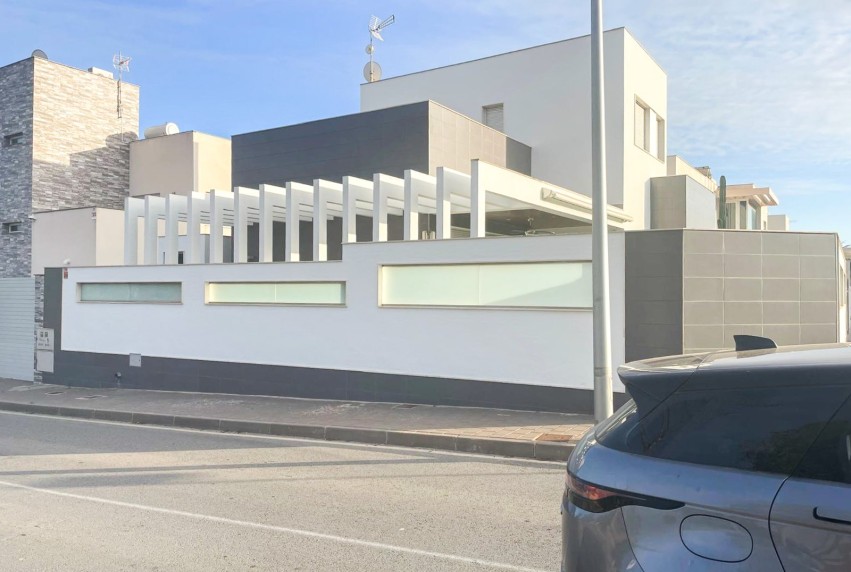 Resale - Villa - Orihuela Costa - Mil Palmeras