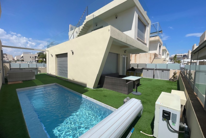 Resale - Villa - Orihuela Costa - Mil Palmeras
