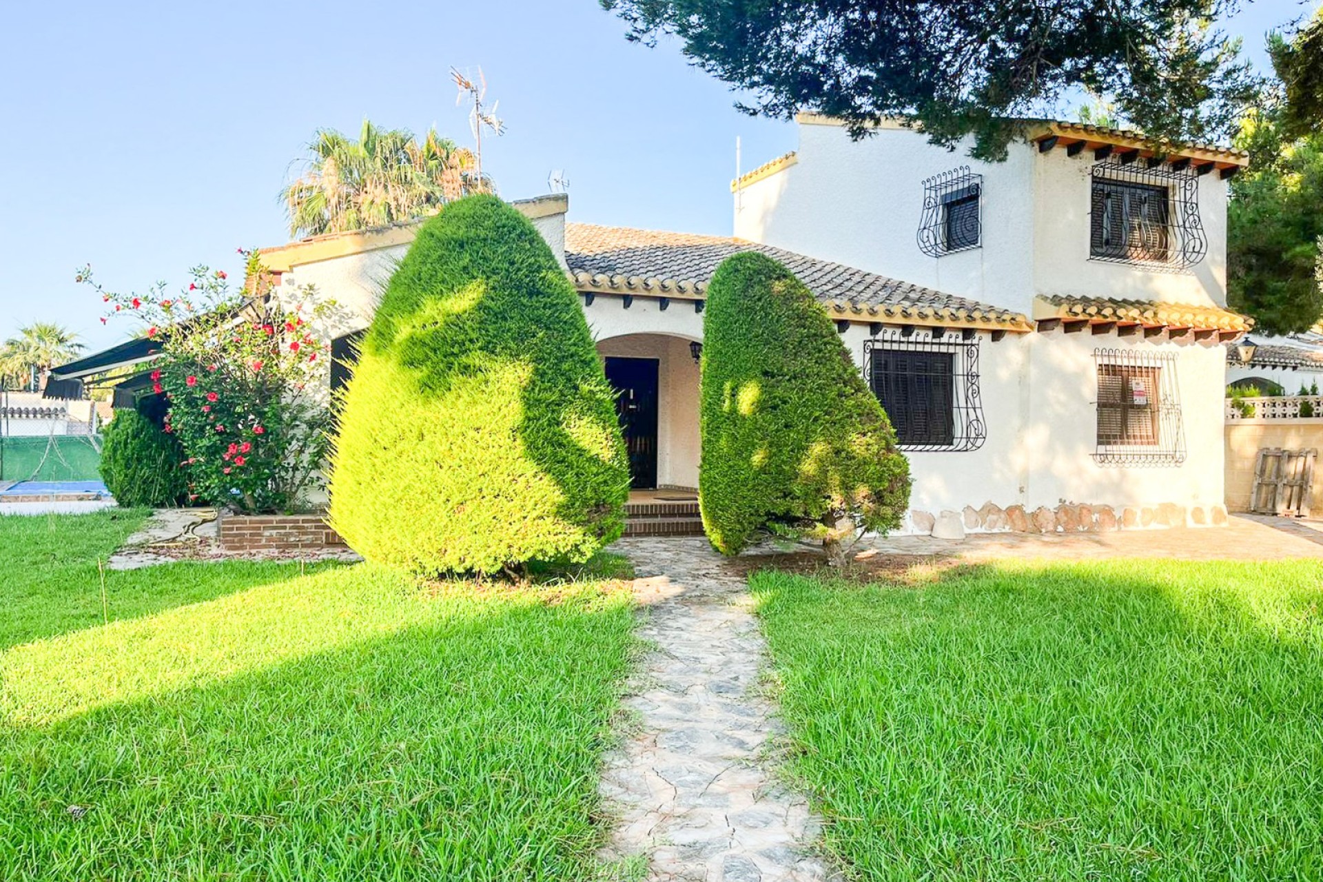 Resale - Villa - Orihuela Costa - Punta Prima