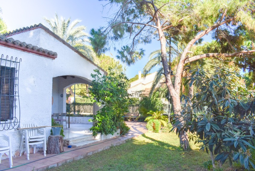 Resale - Villa - Orihuela Costa - Punta Prima