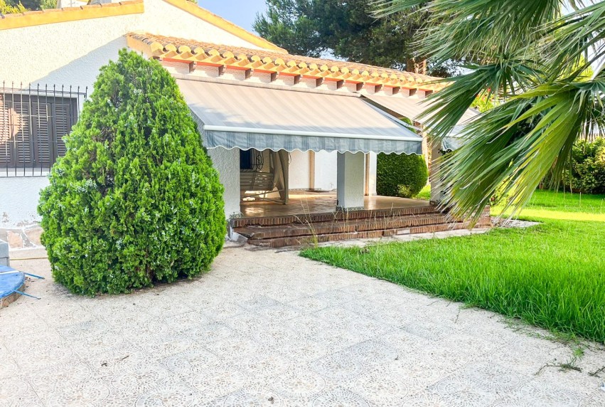 Resale - Villa - Orihuela Costa - Punta Prima