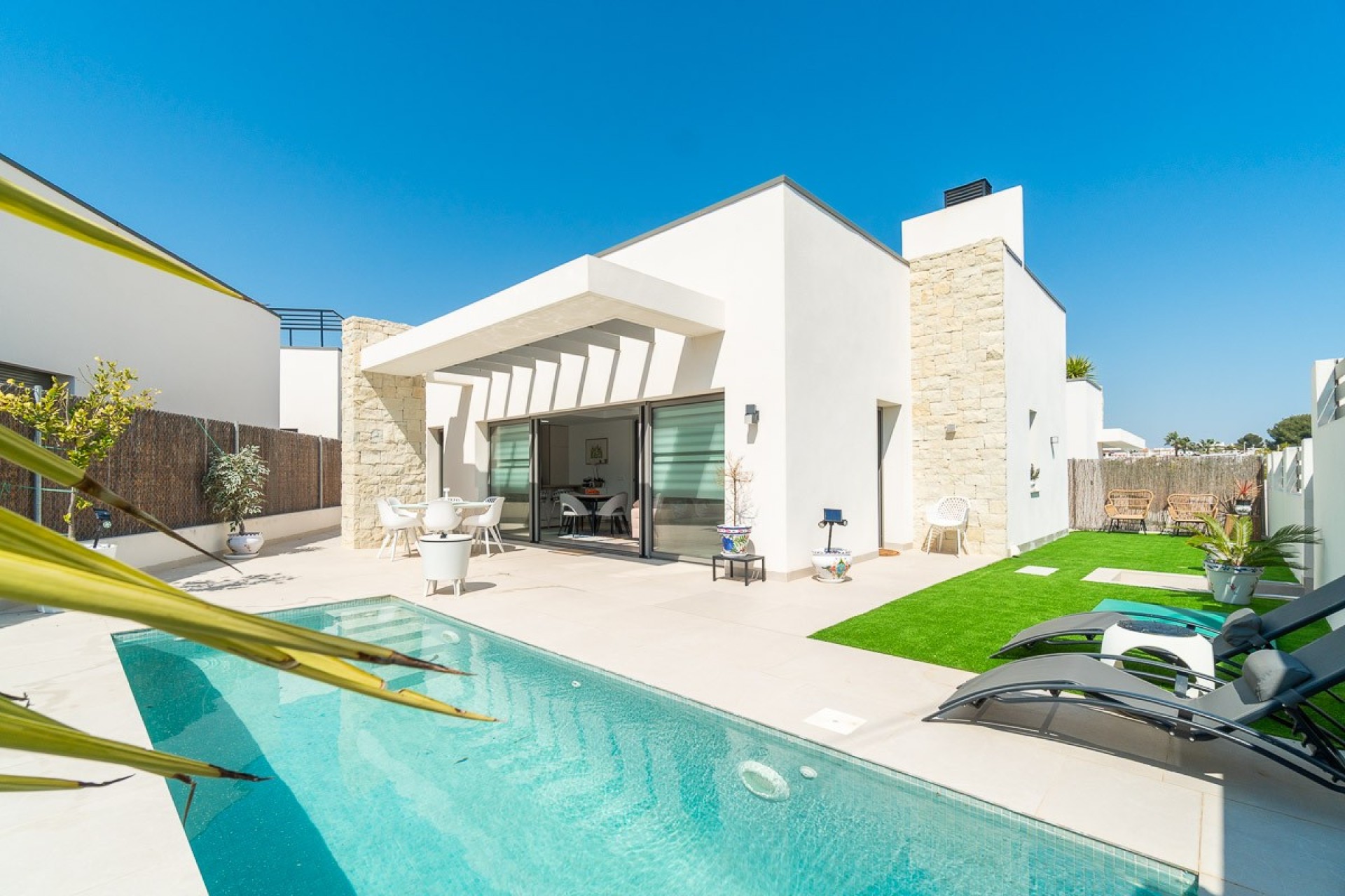 Resale - Villa - Orihuela Costa - Villamartin Golf