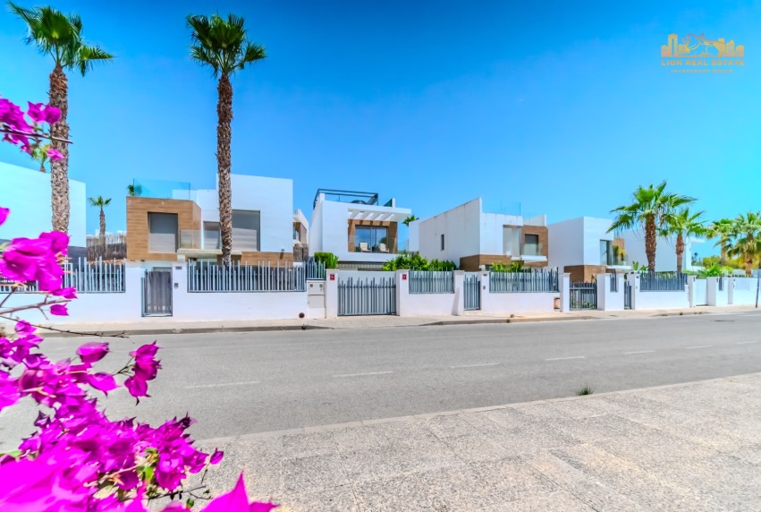 Resale - Villa - Orihuela Costa - Villamartín