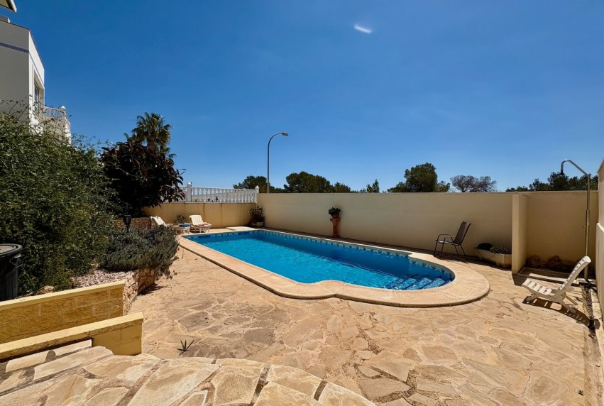 Resale - Villa - Orihuela Costa - Villamartín