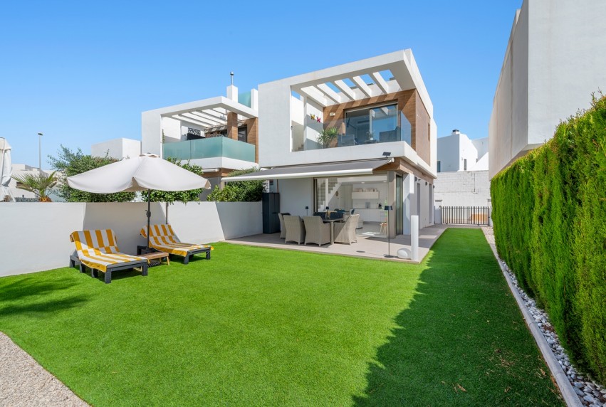 Resale - Villa - Orihuela Costa - Villamartín