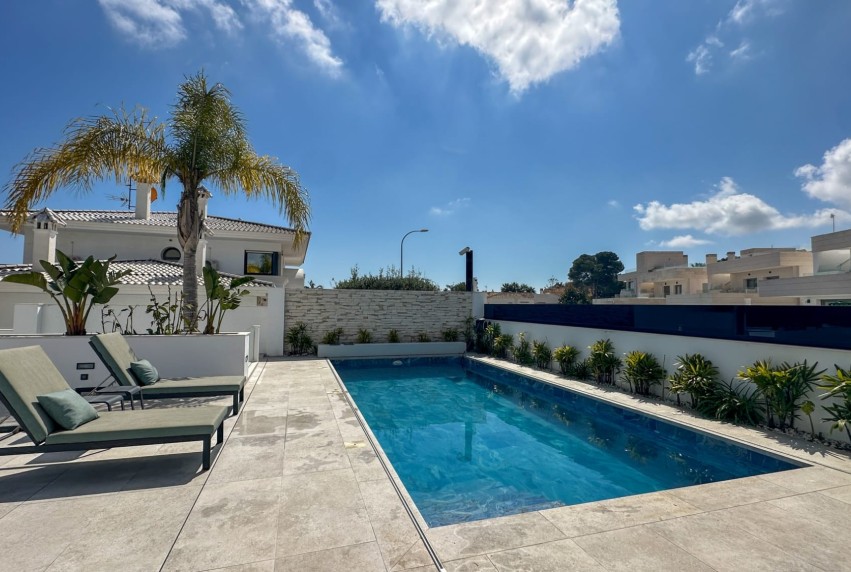 Resale - Villa - Orihuela Costa - Villamartín