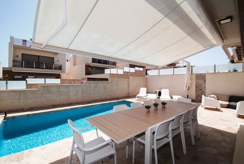 Resale - Villa - Orihuela Costa - Villamartín