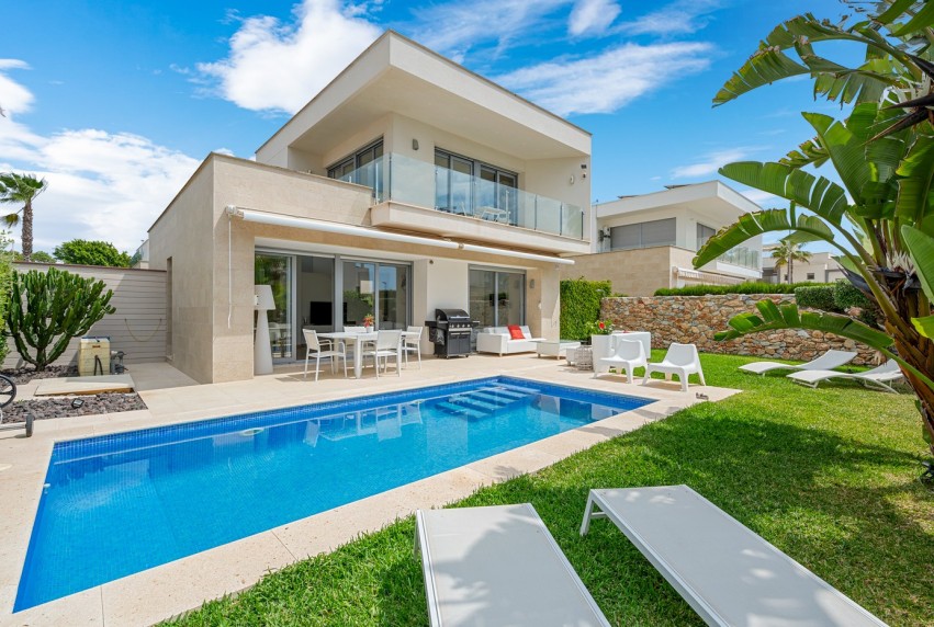 Resale - Villa - Orihuela - Vistabella