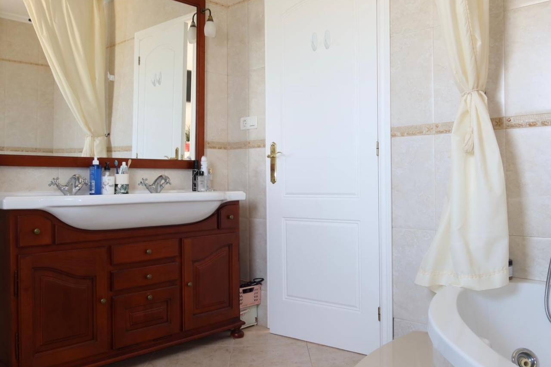 Resale - Villa - Orihuela