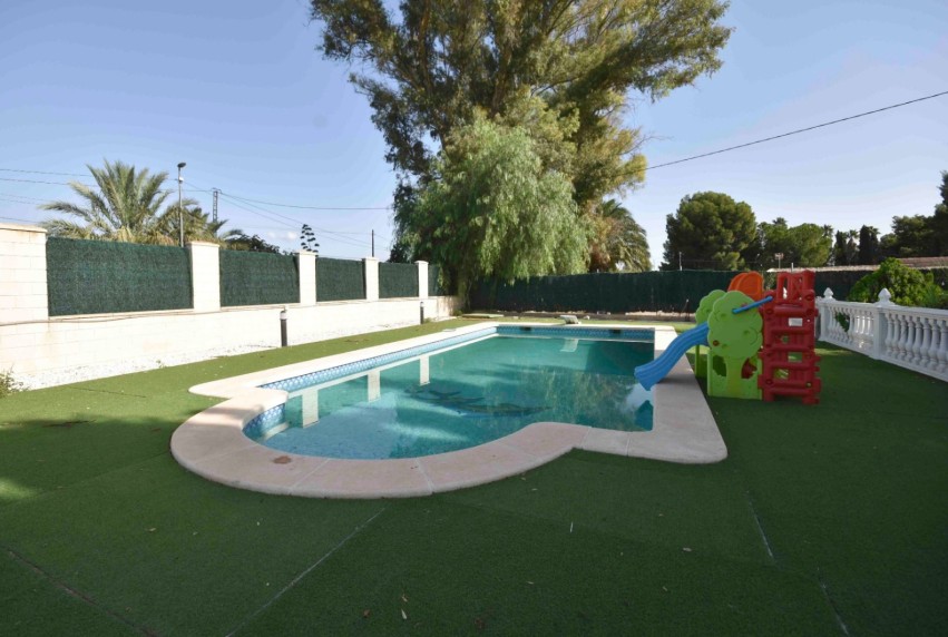 Resale - Villa - Orihuela