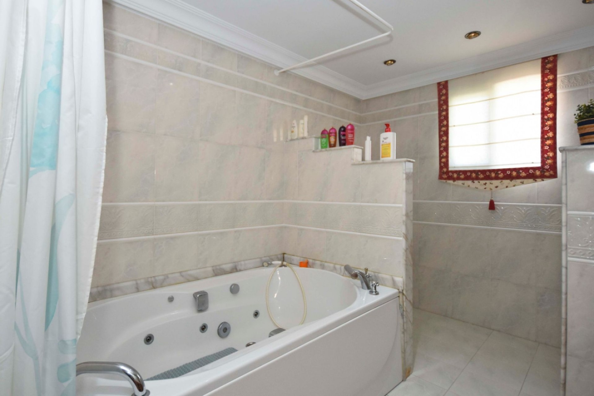 Resale - Villa - Orihuela