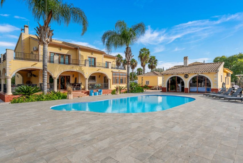 Resale - Villa - Orihuela