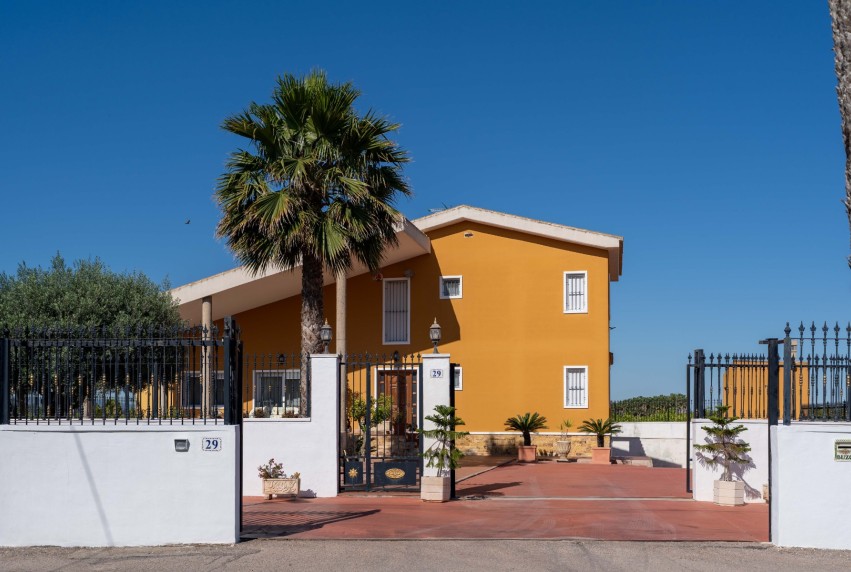 Resale - Villa - Orihuela