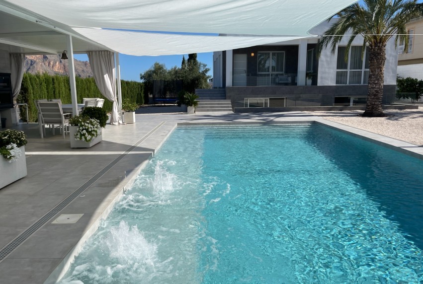 Resale - Villa - Orihuela