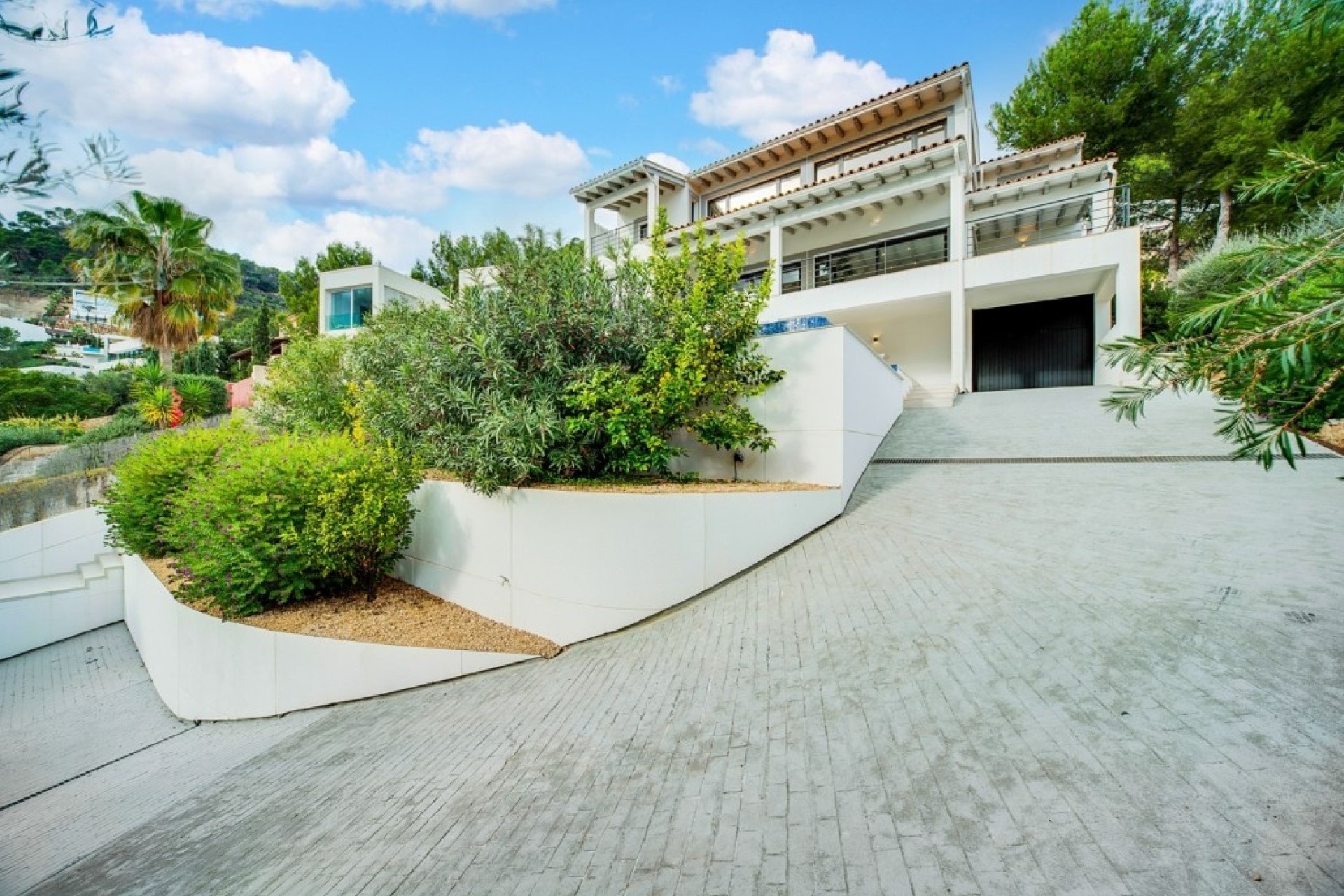 Resale - Villa - PALMA - Son Vida