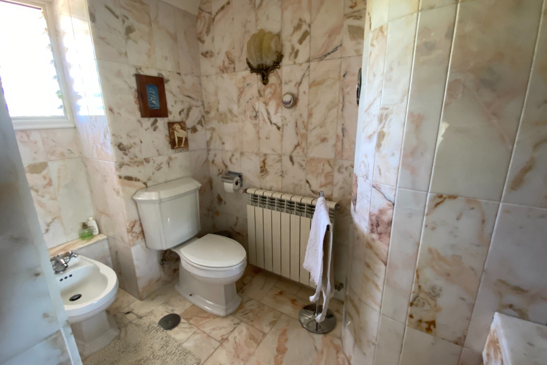 Resale - Villa - Petrer