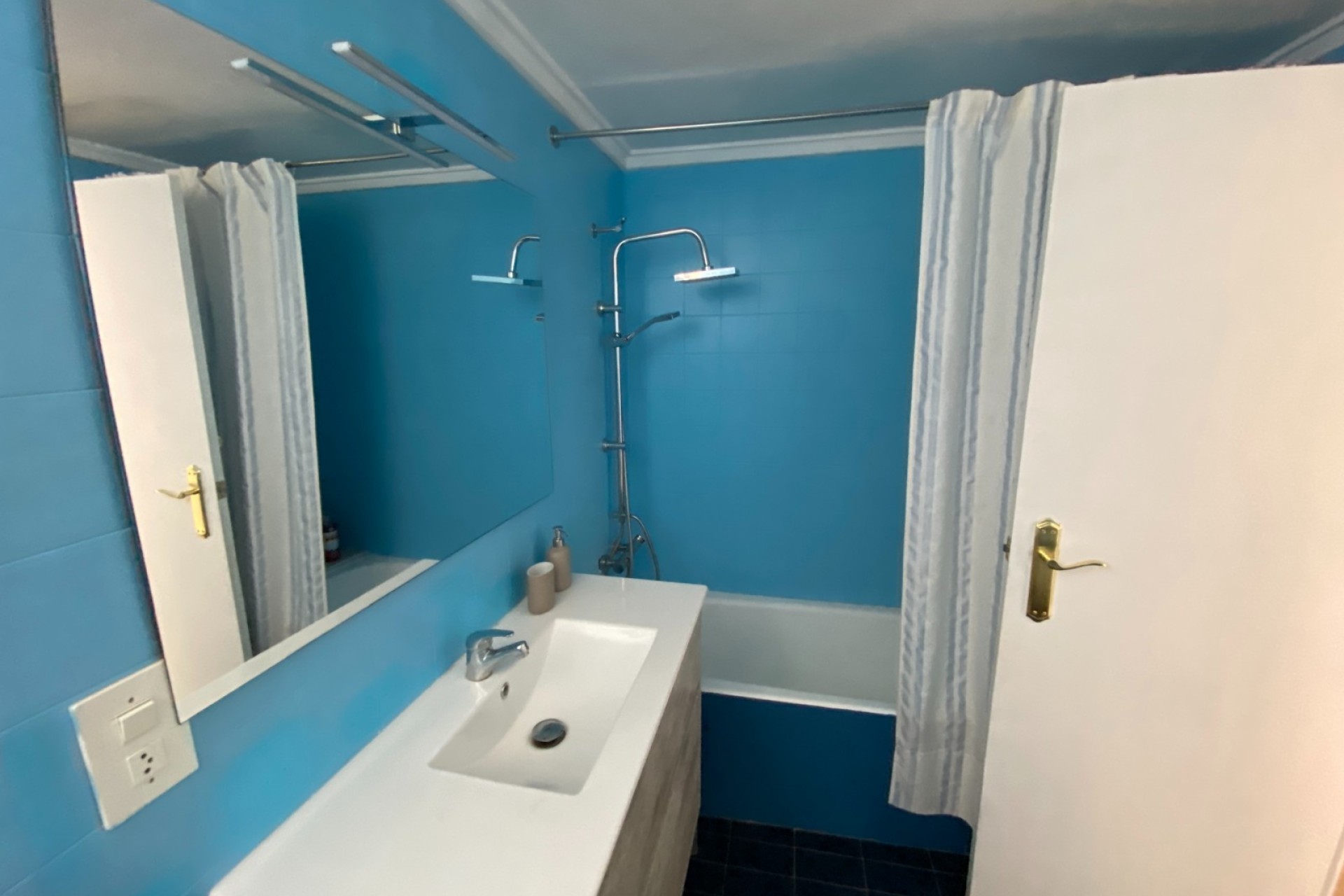 Resale - Villa - Salinas