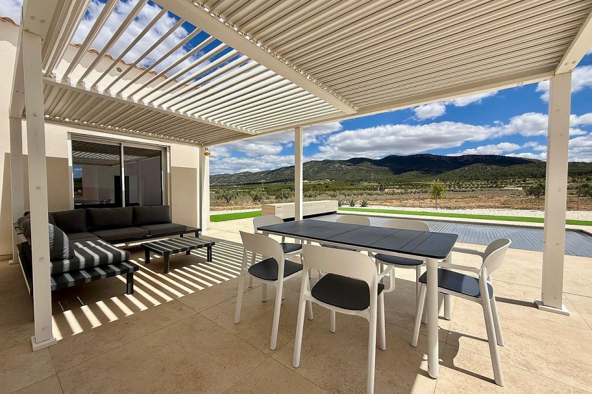 Resale - Villa - Salinas