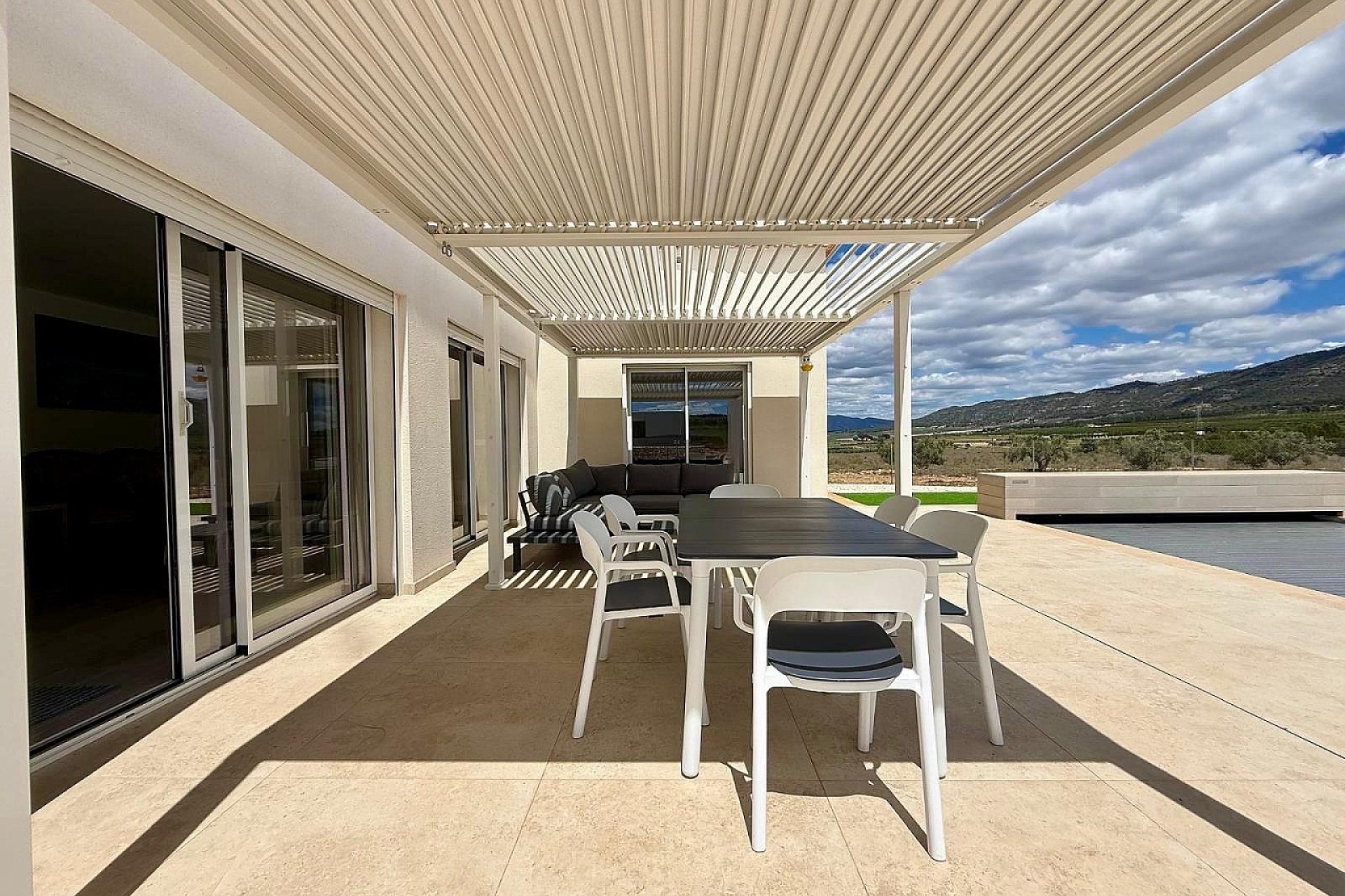 Resale - Villa - Salinas
