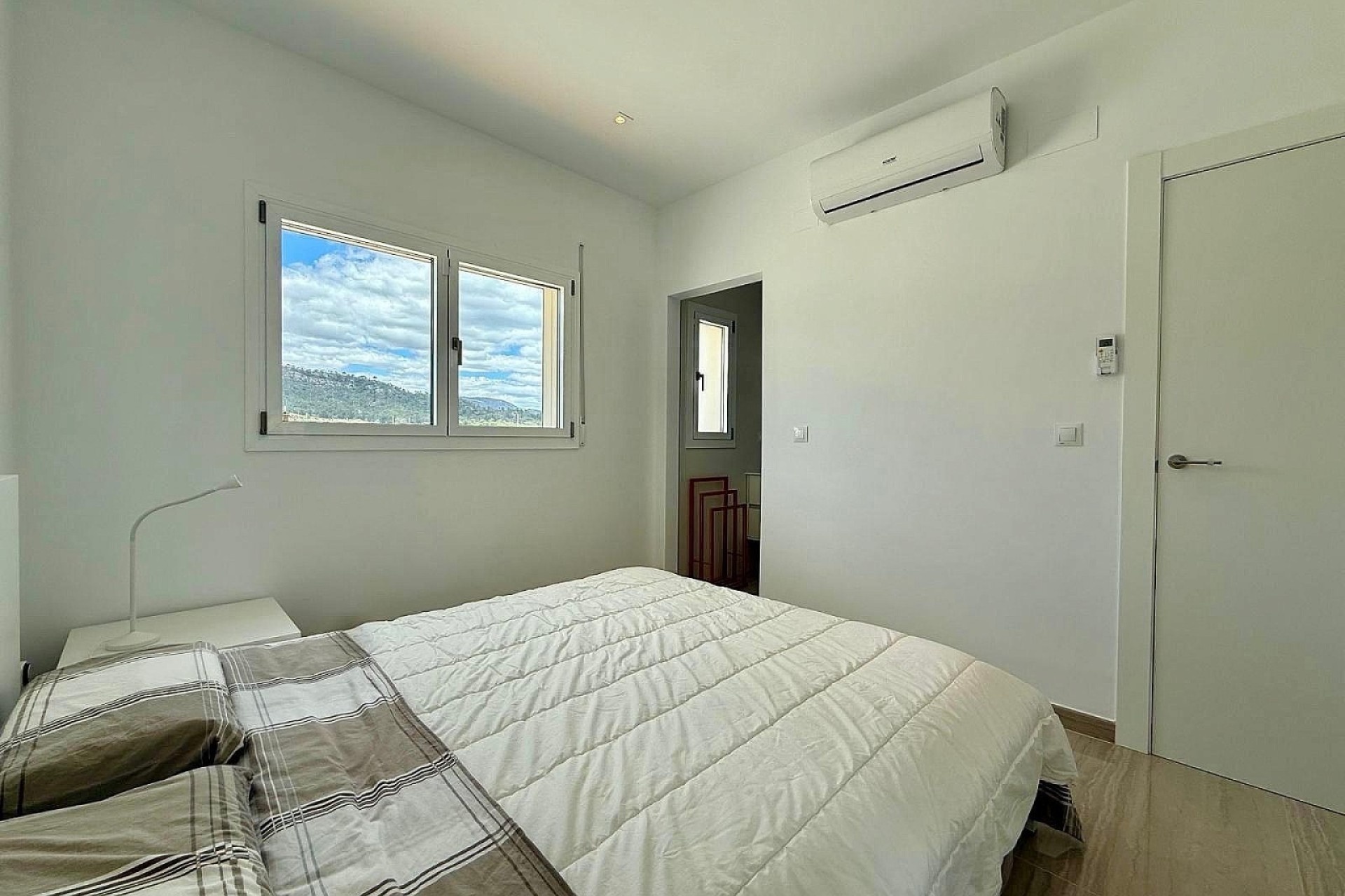 Resale - Villa - Salinas