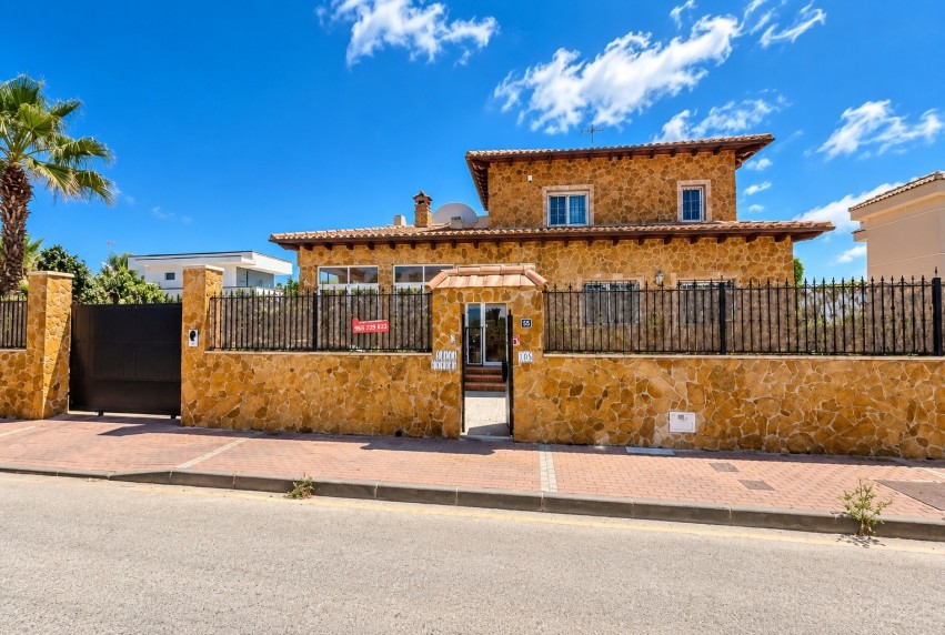 Resale - Villa - San Fulgencio - La Escuera