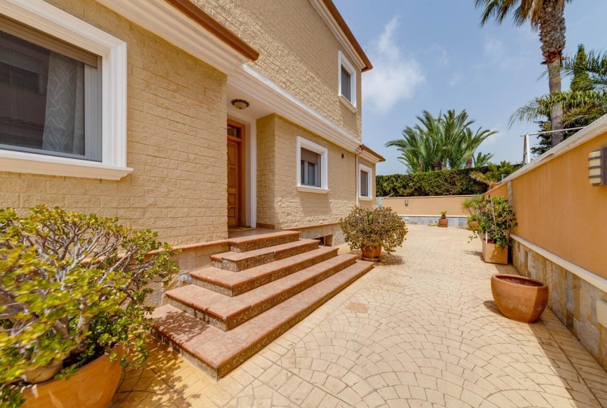 Resale - Villa - San Javier