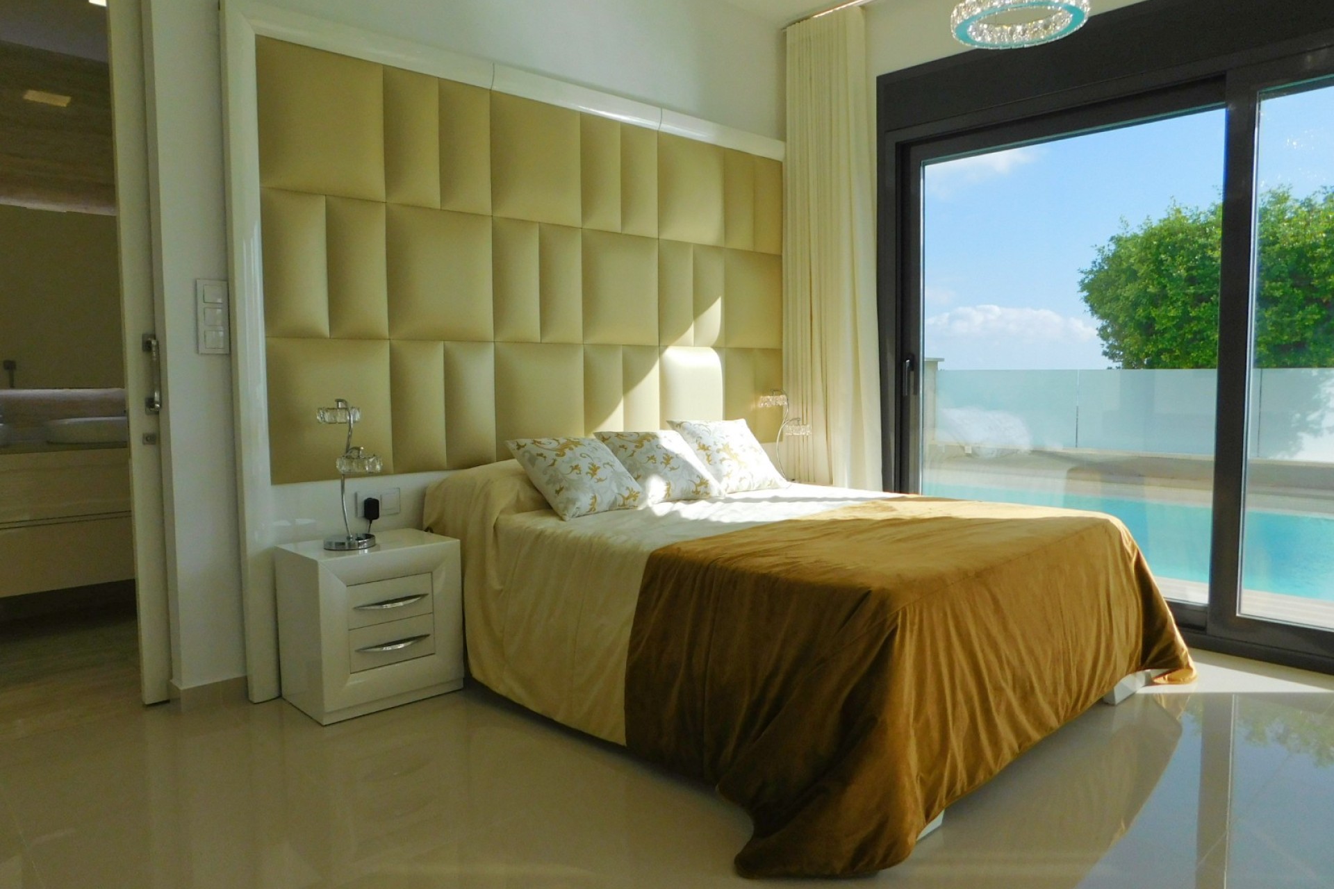 Resale - Villa - San Miguel de Salinas