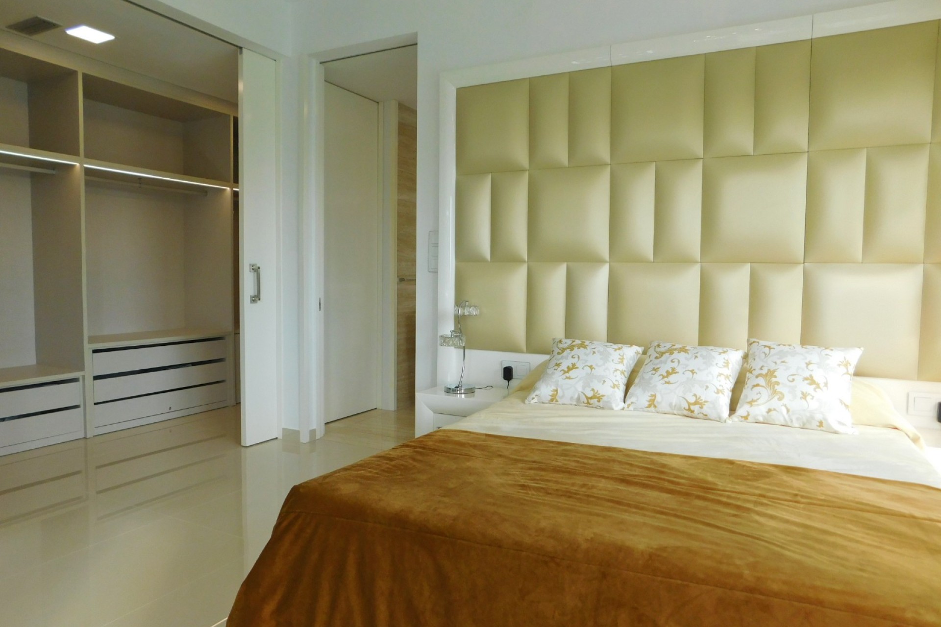 Resale - Villa - San Miguel de Salinas