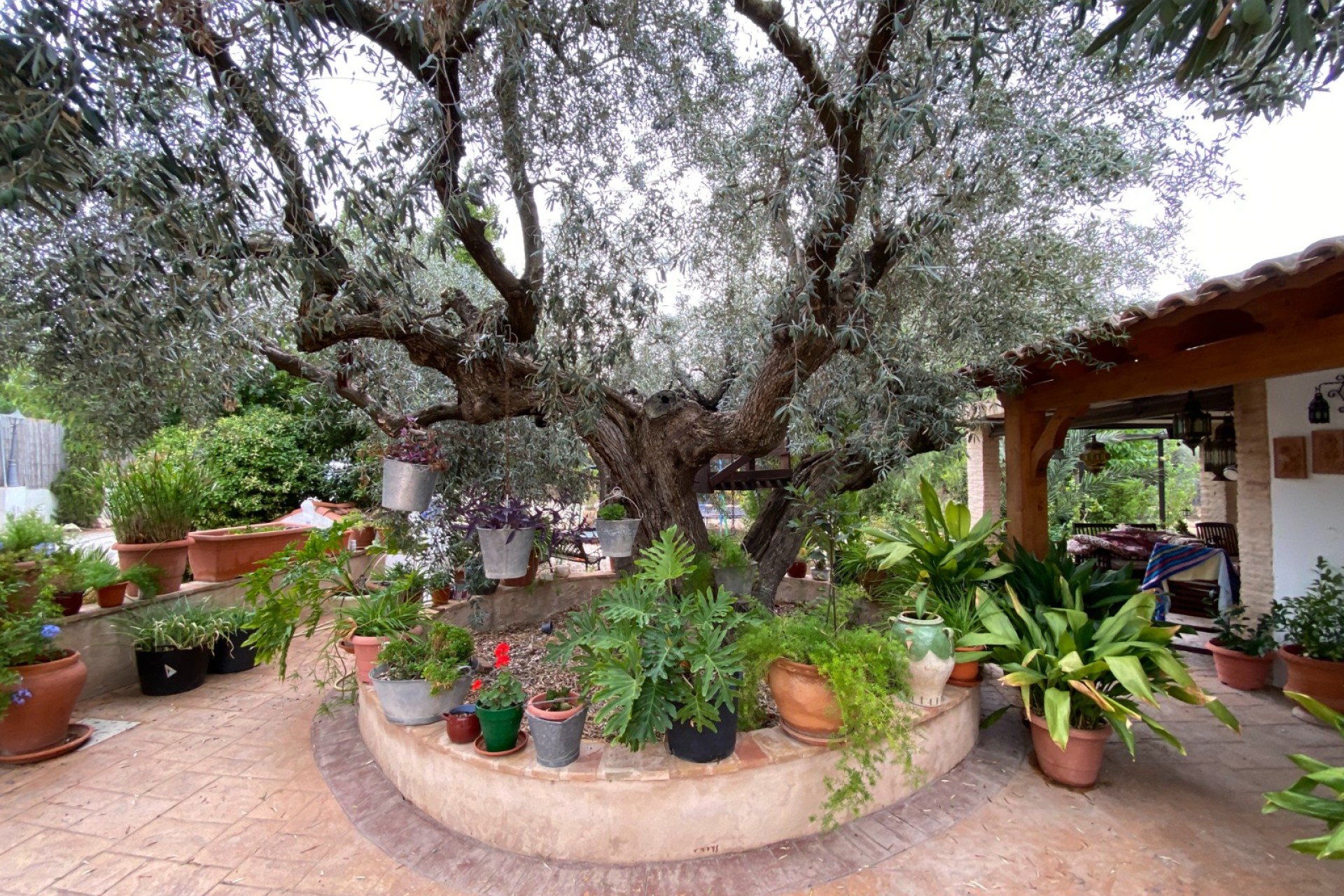 Resale - Villa - Sax