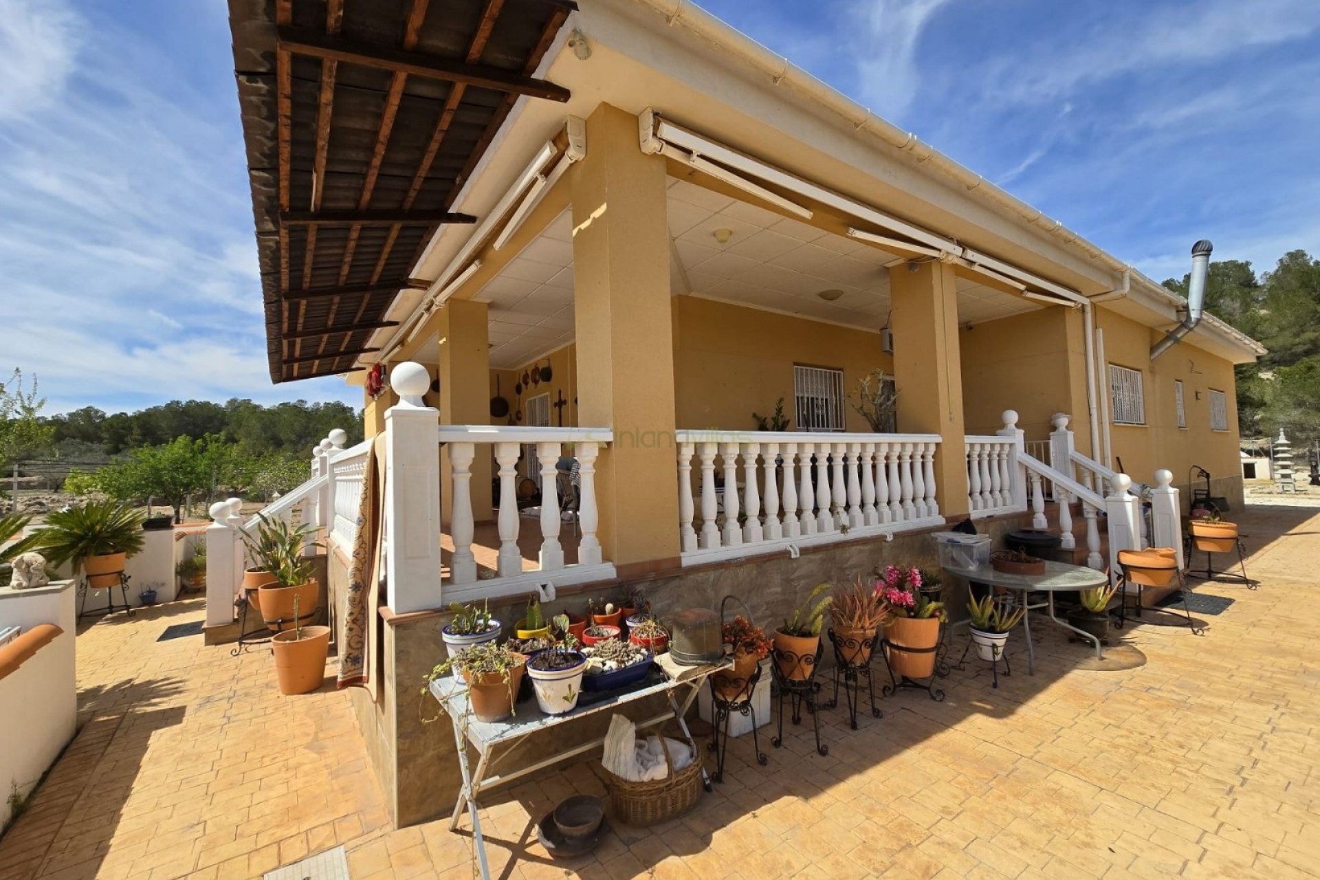 Resale - Villa - Sax