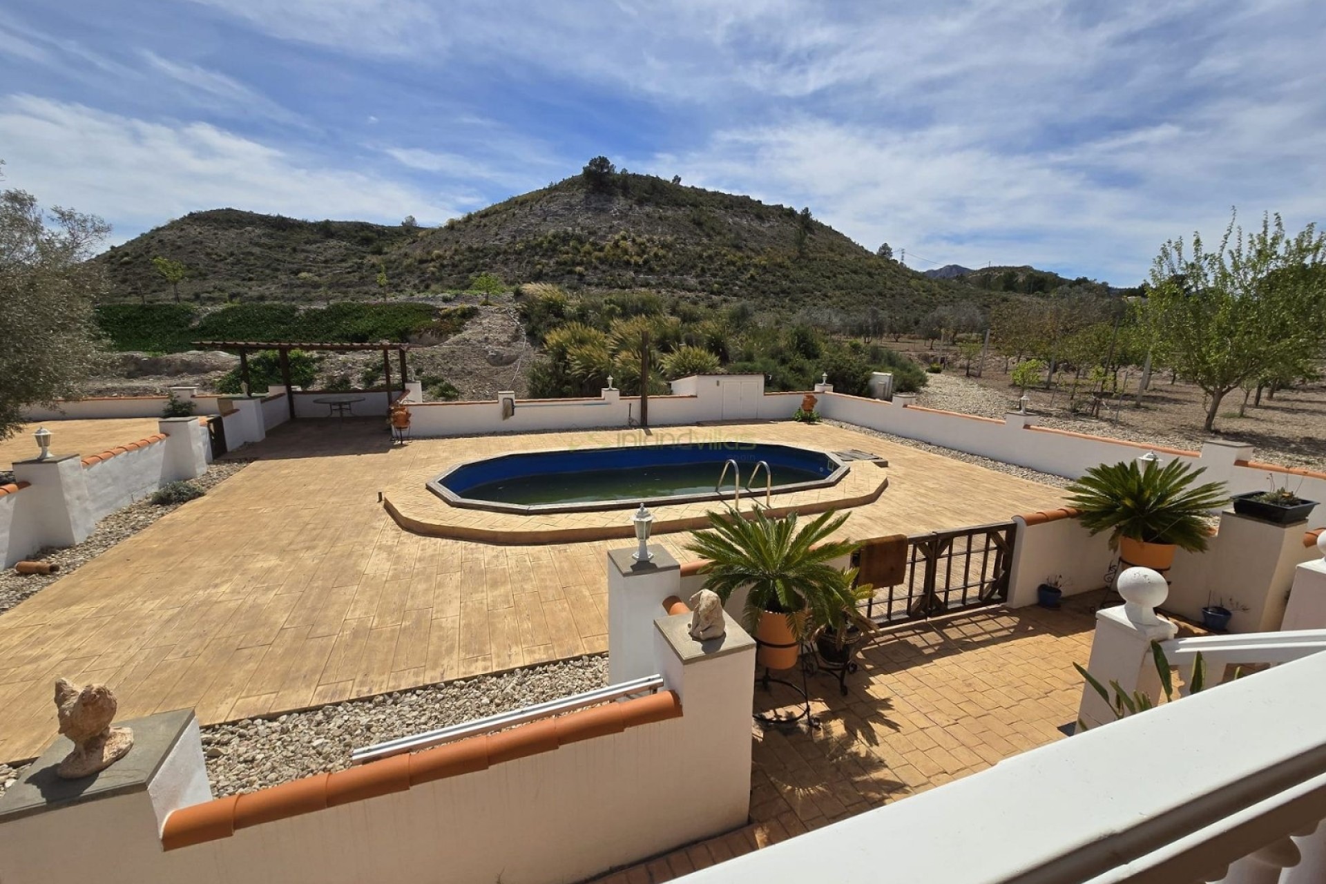 Resale - Villa - Sax