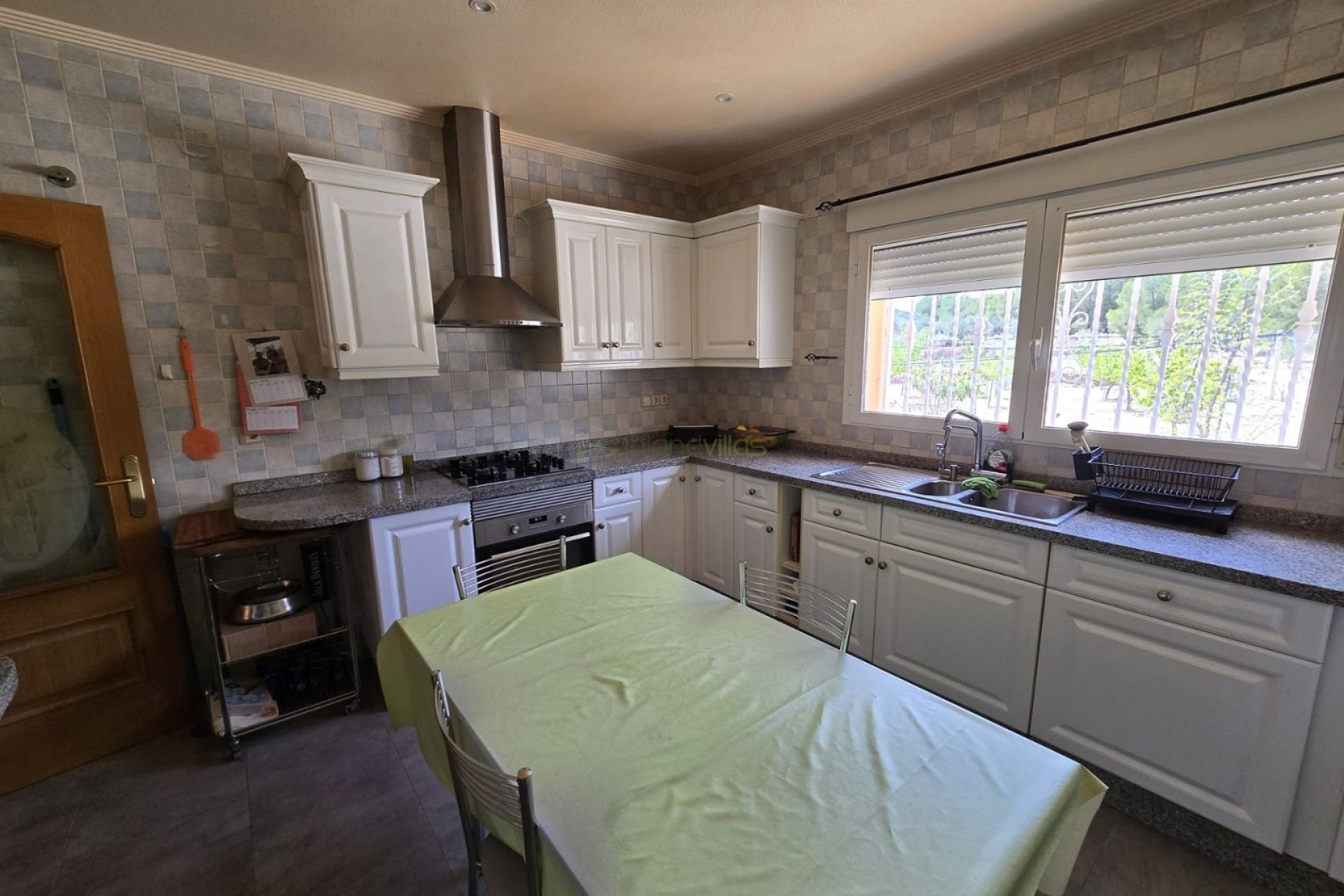 Resale - Villa - Sax