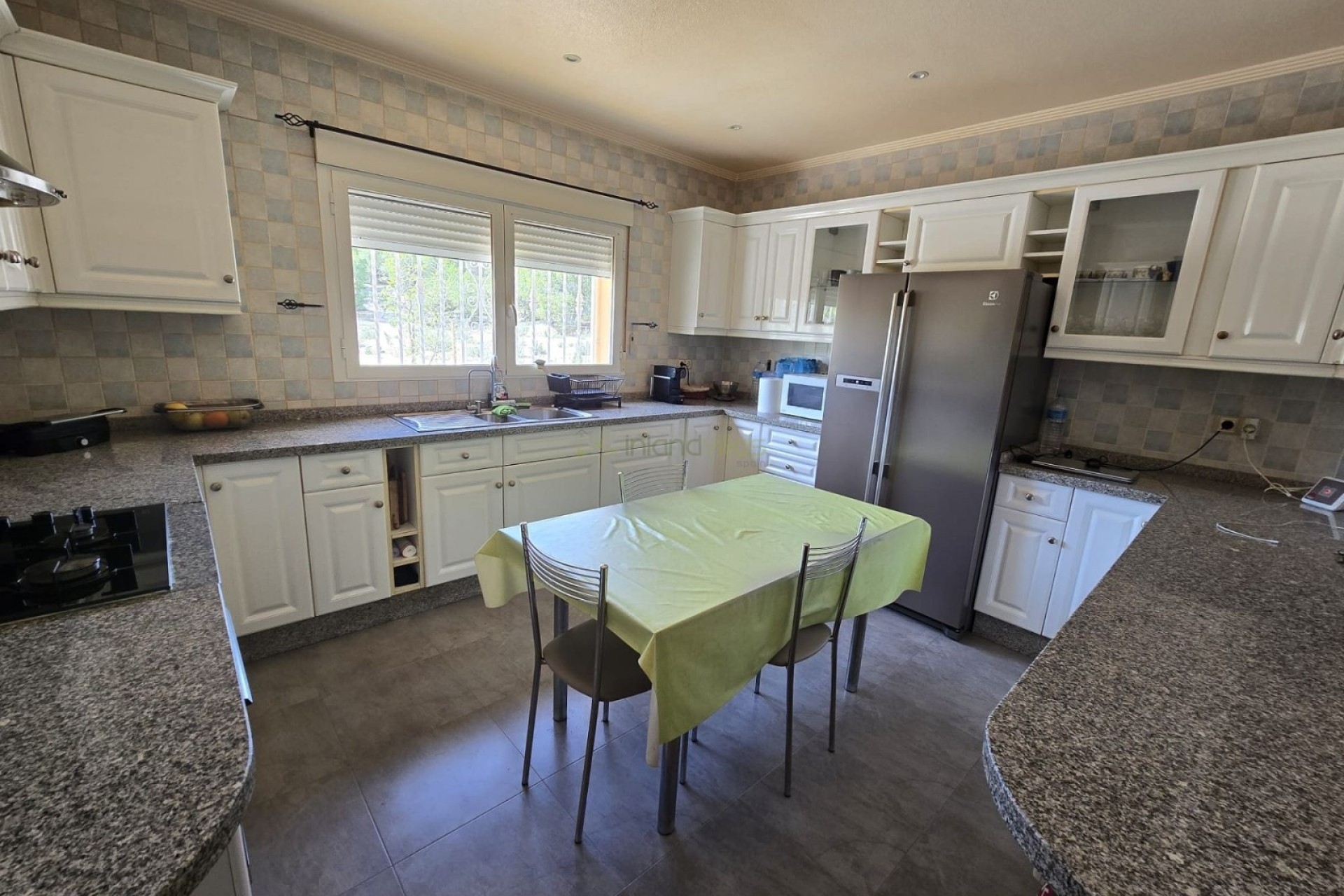 Resale - Villa - Sax