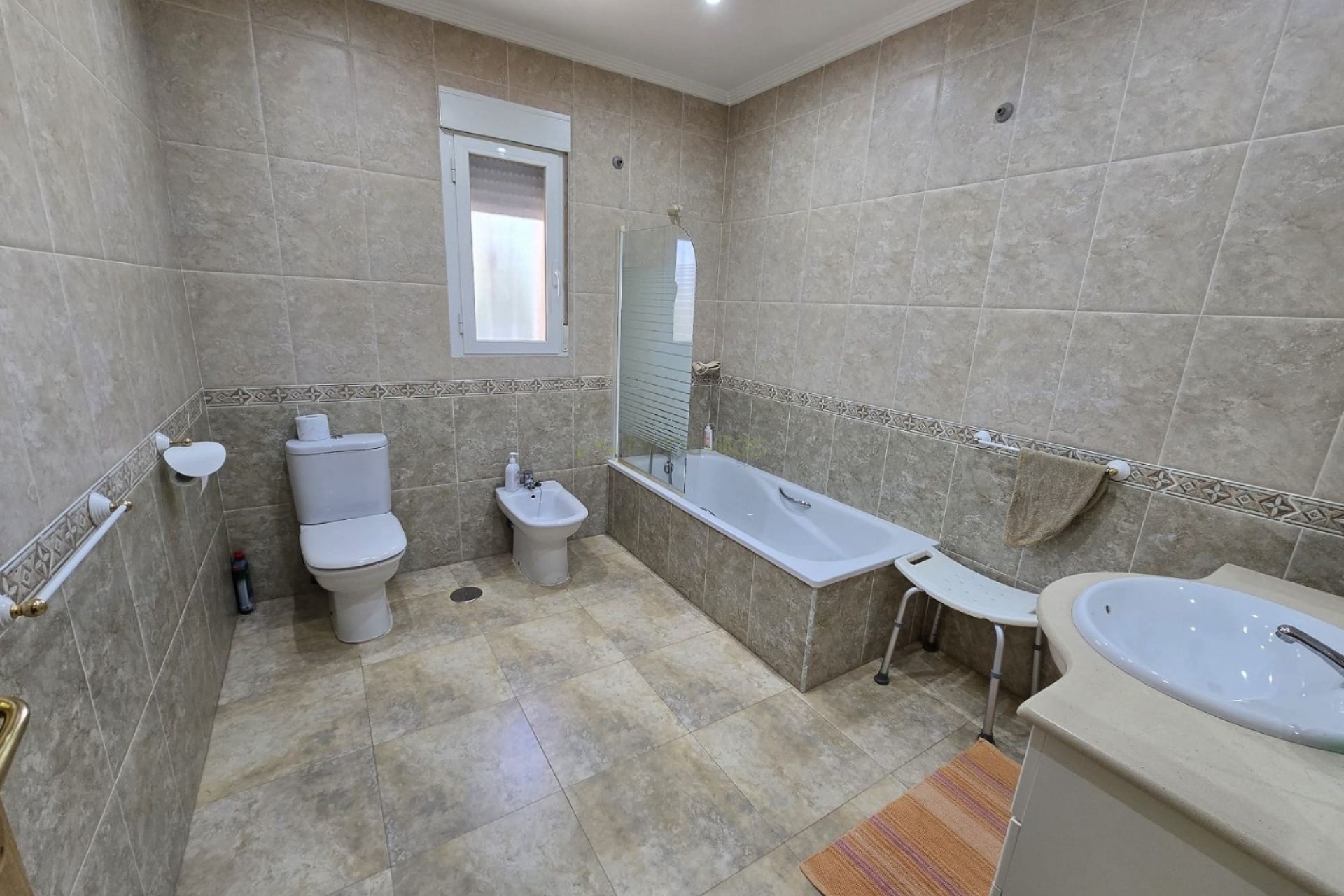 Resale - Villa - Sax