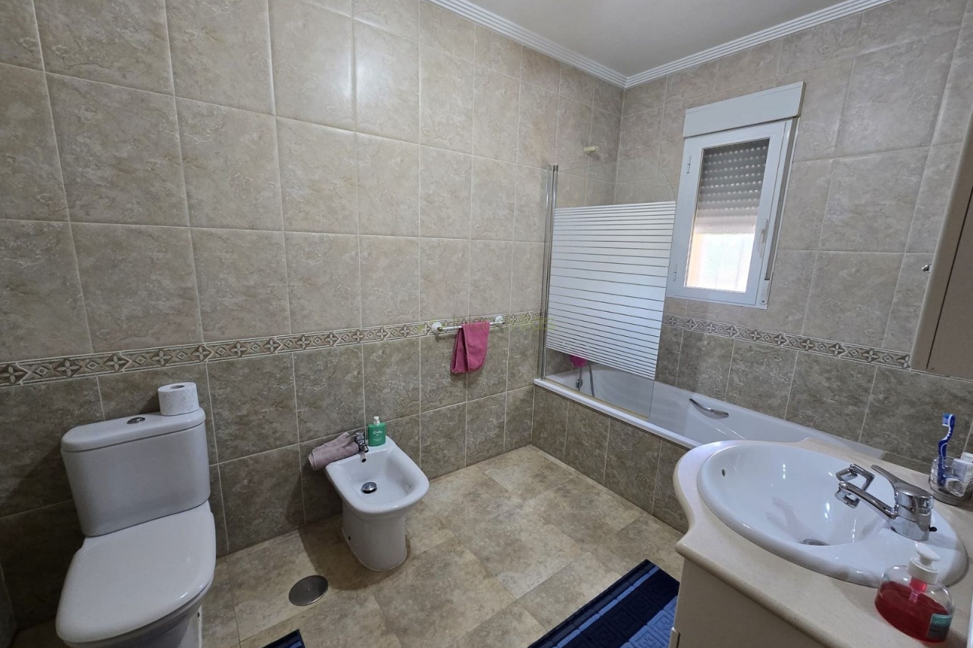 Resale - Villa - Sax